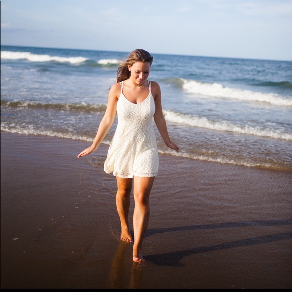 American Eagle Outfitters Dresses & Skirts - Lacey American Eagle Dress